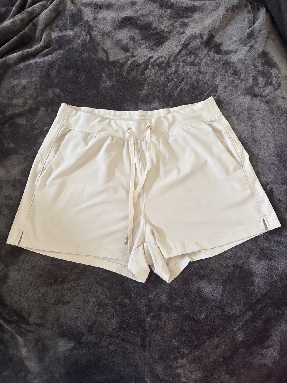 Old Navy Women's Cream Athletic Drawstring Shorts